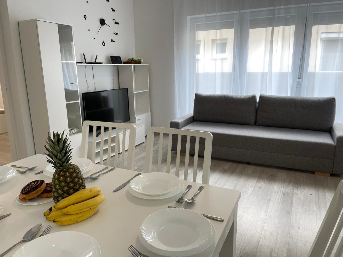 Sorrento Deluxe Apartment - Jacuzzi Siofok Luaran gambar